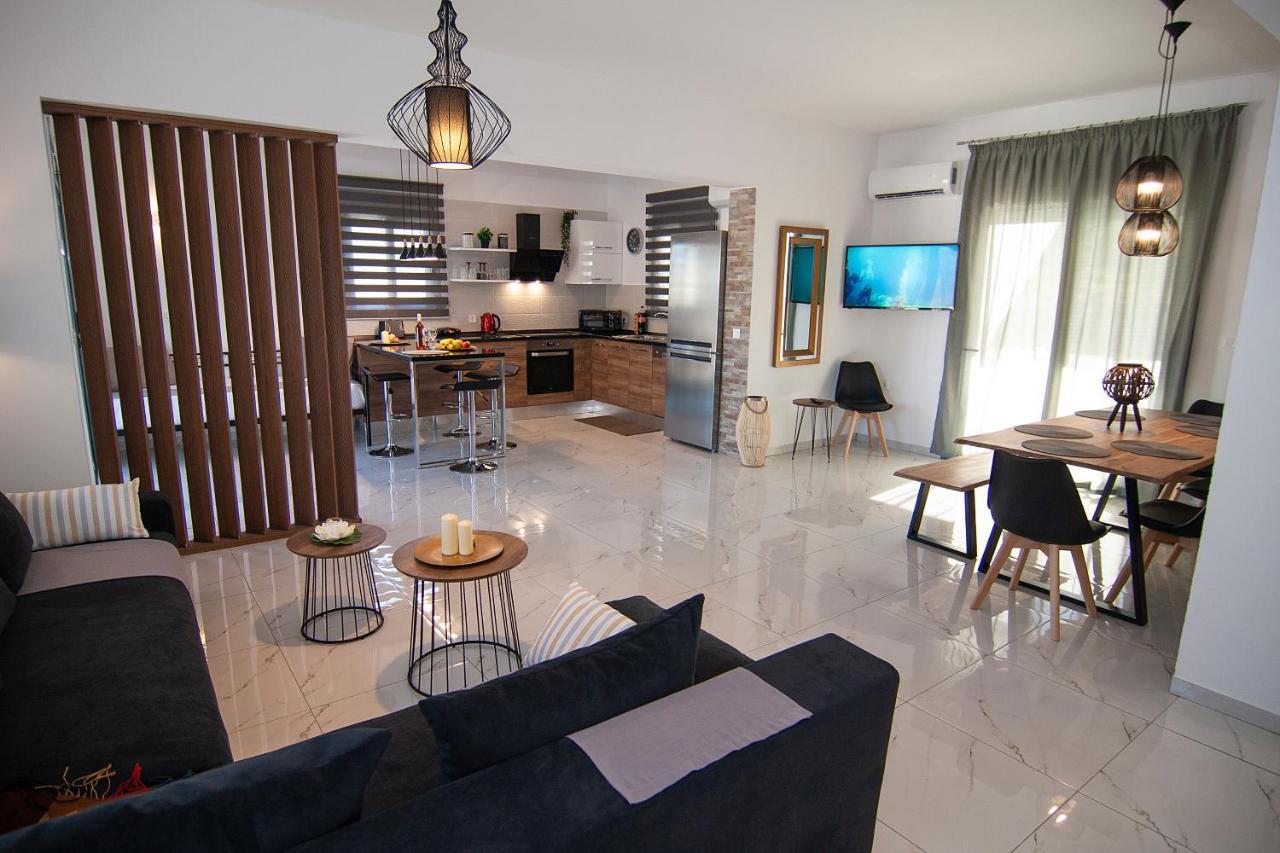Livis Luxury *