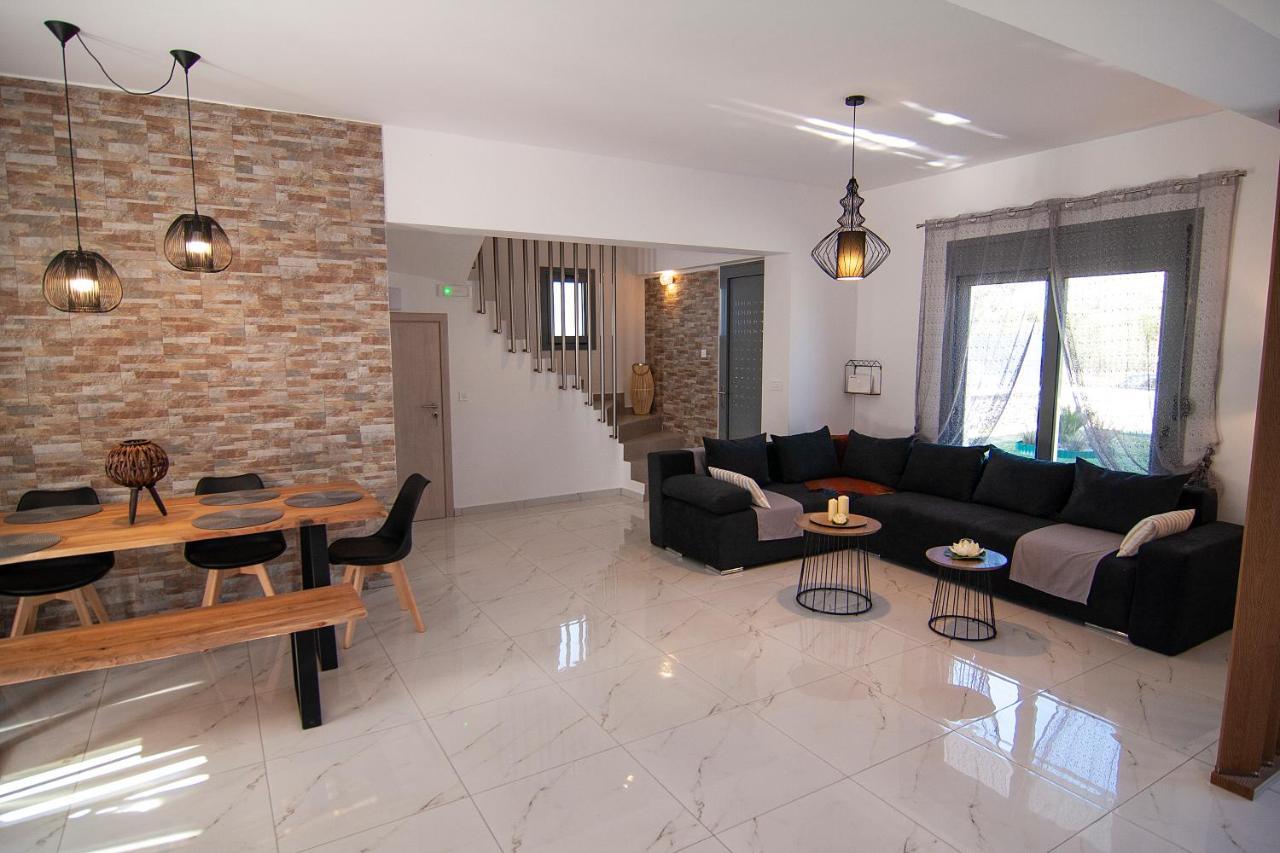 Vilă Livis Luxury Kiotari